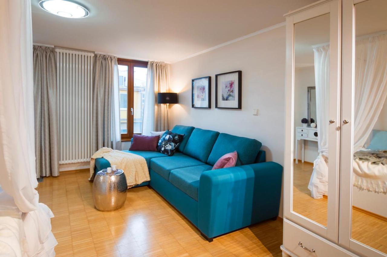 Modern Apartment Charvatova Прага Экстерьер фото