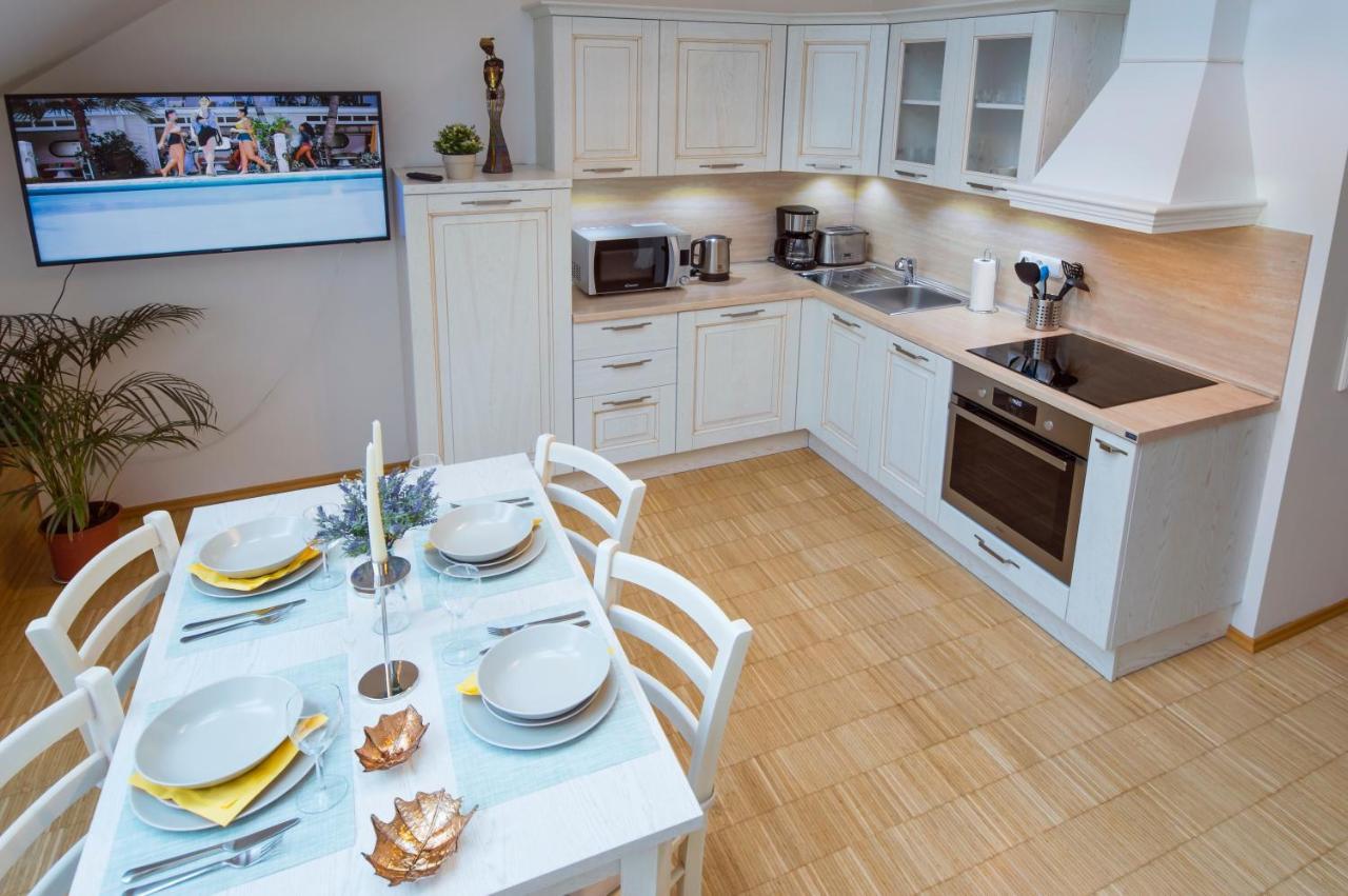 Modern Apartment Charvatova Прага Экстерьер фото
