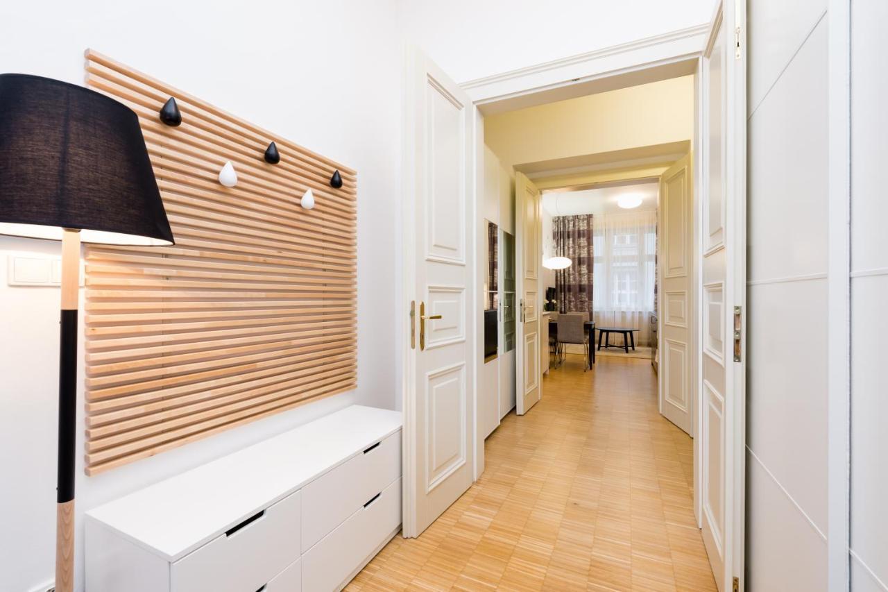 Modern Apartment Charvatova Прага Экстерьер фото