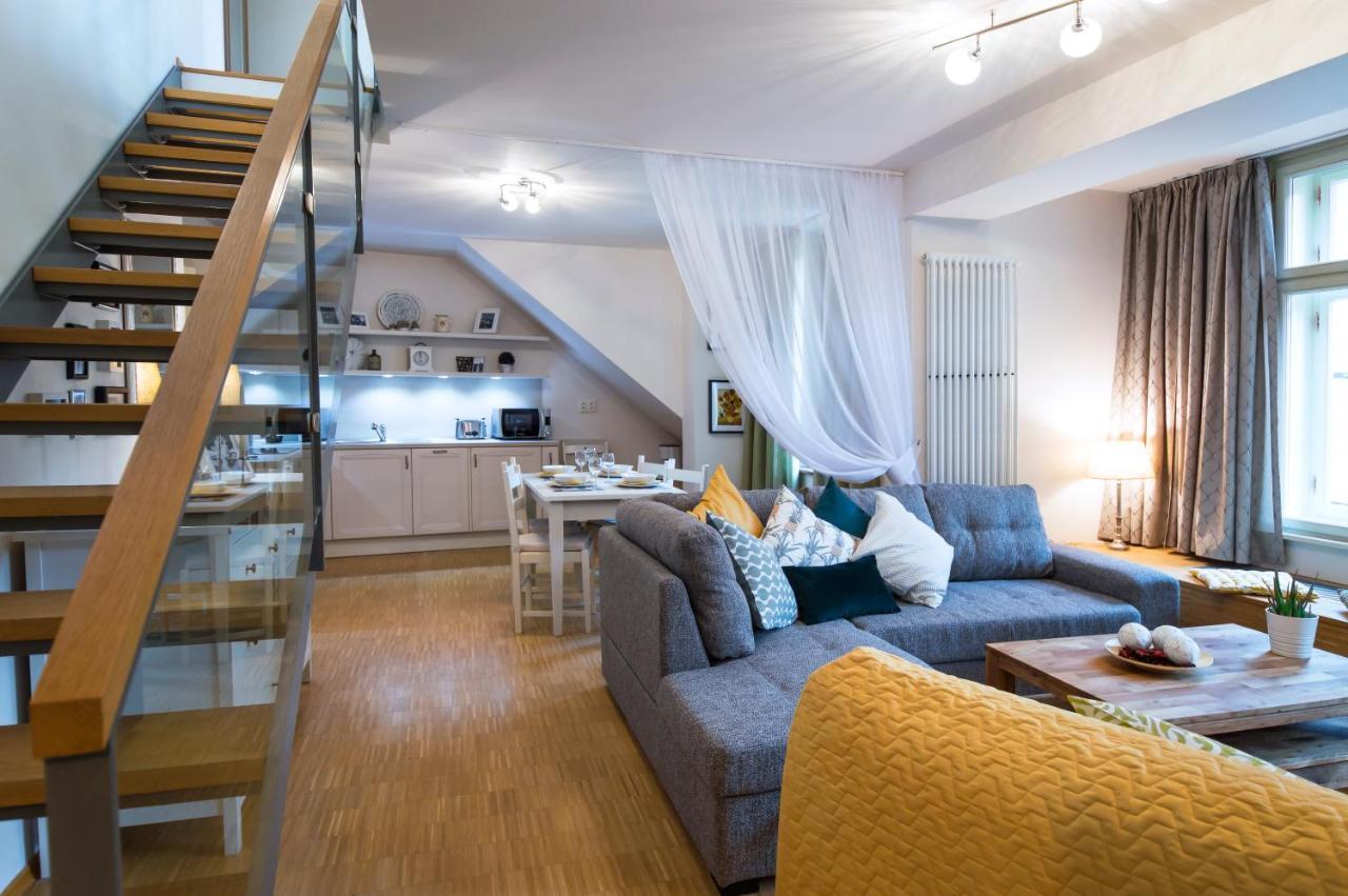 Modern Apartment Charvatova Прага Экстерьер фото