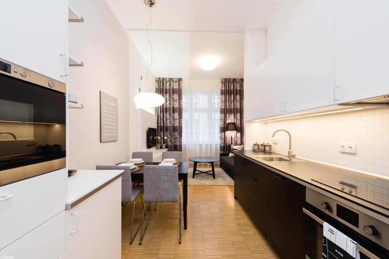 Modern Apartment Charvatova Прага Экстерьер фото